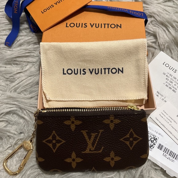 Louis Vuitton- Monogram Key Pouch - Picture 1 of 5